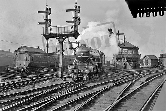 LNER 2568 1939-10-20 York Station