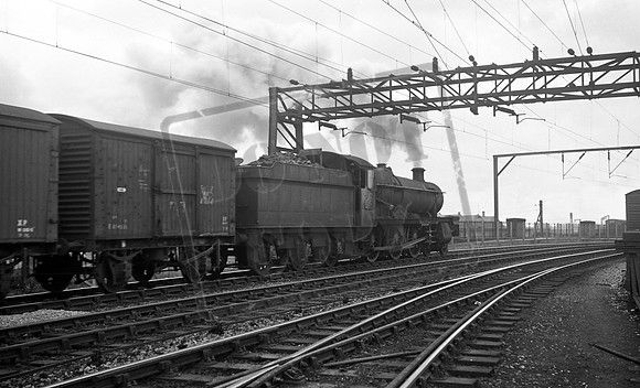 6876 1964-03-25 Crewe South
