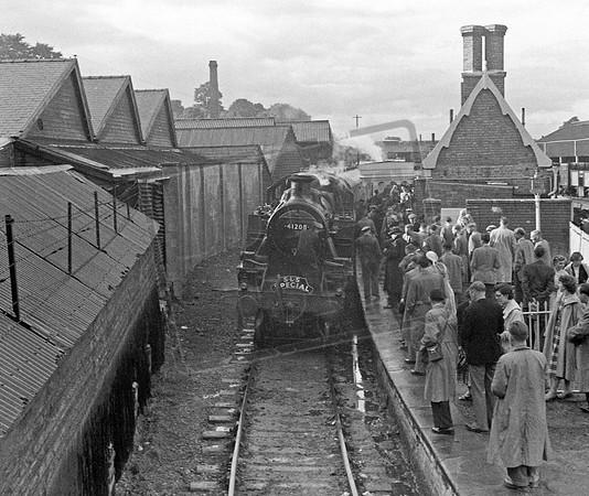 41208 1956-08-25 Dursley