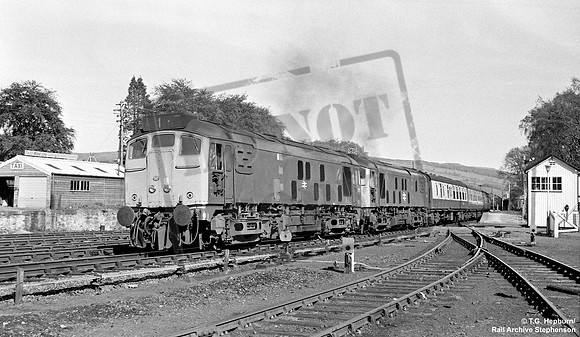 5121 1970c Pitlochry