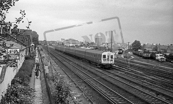 EMU 4702 1972-06-01 Wimbledon