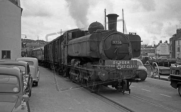 9756 1962-09-29 Weymouth quay