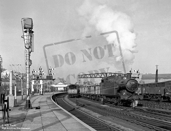5698 1961-03-04 Newport