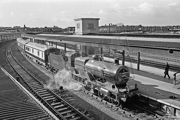 MR 1000 1981-10-05 York Station