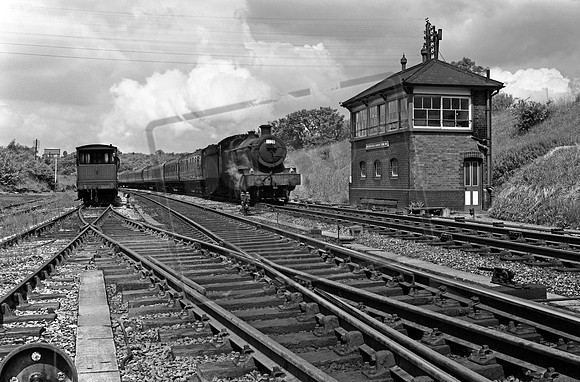 6854 1950s Southam Road and Harbury