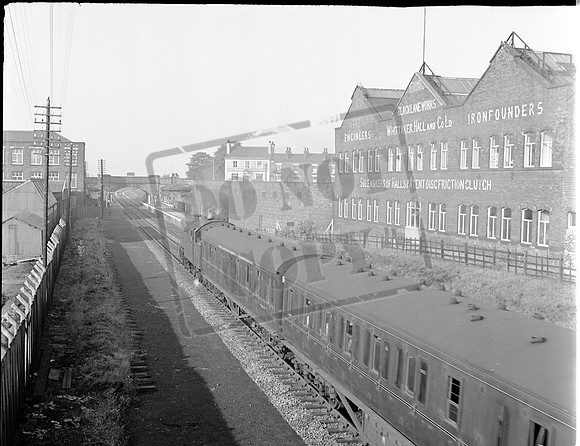 42xxx 1964-08-26 Radcliffe Black Lane on 8.02 Rochdale-Bolton all stations-ROneg-1304-092