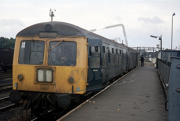 DMU M50393 1975 Watford Junction