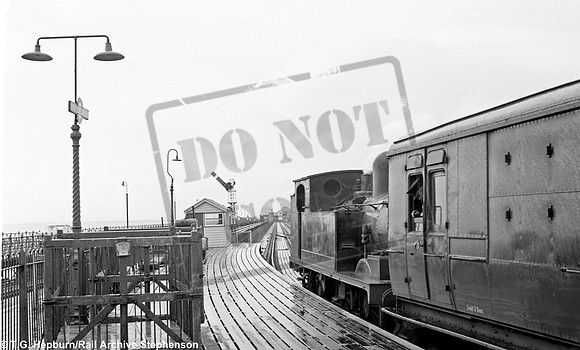 W14 1966 Ryde Esplanade