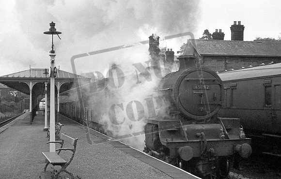 45742 1964-10-19 Ulverston