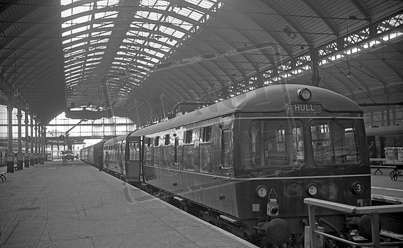 DMU E56132 1967-03-04 Hull Paragon