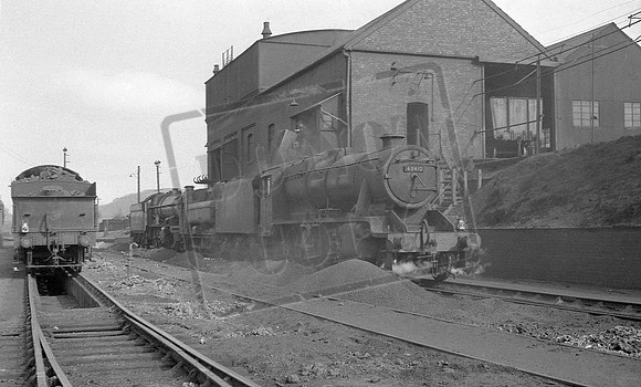 48410 1956-04-01 Laira