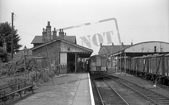DMU 1968c Barton on Humber