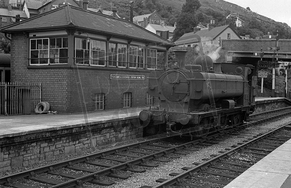 8738 1950s Fishguard & Goodwick