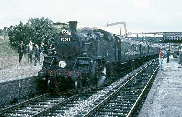 82029 1964-09-06 Ludgershall