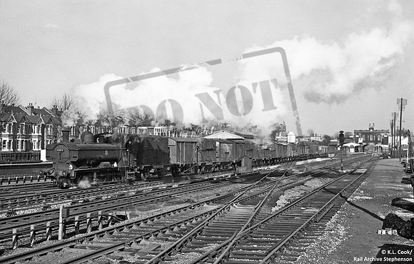 8761 1958-04-12 West Ealing
