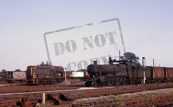 6975 D4128 1963-07-27 passing Newport Ebbw Junction MPD
