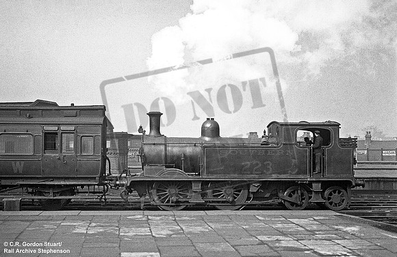 E223 1925c Clapham Junction
