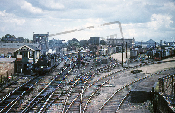 69718 1960-05-09 North Woolwich