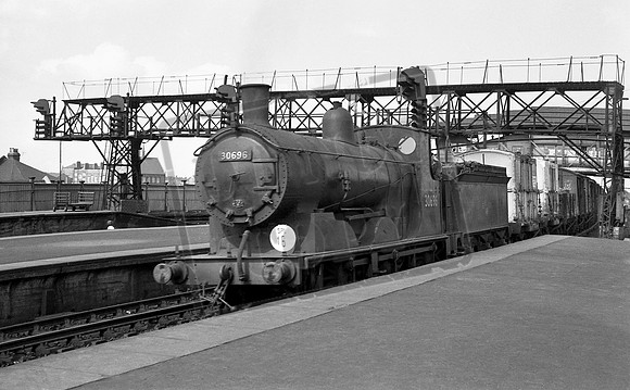30696 1960-05 Clapham Junction