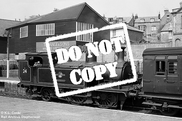 W24 1960s Cowes station, west end.