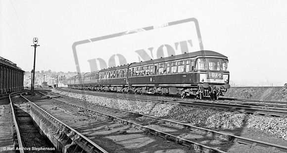 DMU E51966 1964-10-03 Farnley Junction