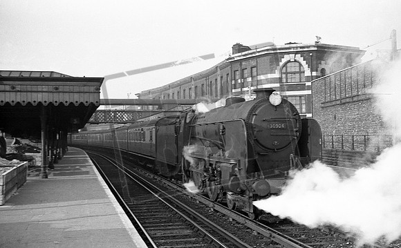 30904 1954-02-04 London Bridge