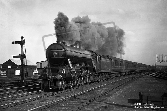 2562 1925c Wood Green
