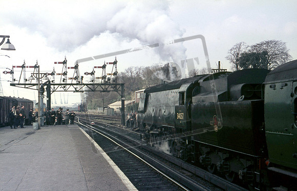 34057 1967-04-09 Southampton