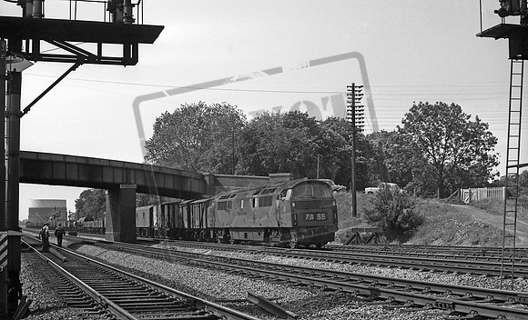 D1059 1967-04 Moreton Cutting,  Didcot