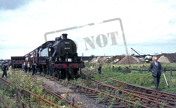42350 1962-08-25 Botolph Bridge Peterborough
