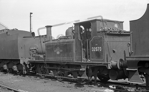 32670 1960-09-11 Eastleigh