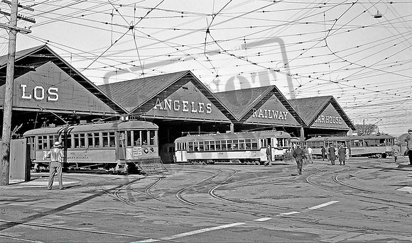 Cars 950 2501 76 1939 Los Angeles LAR South Park Shops, USA.