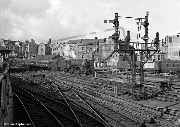 44953 1965-08-28 Edinburgh Princes Street