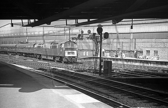 D1029 1970c London Paddington