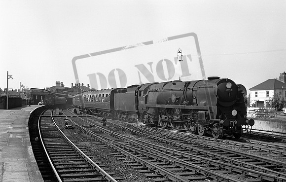 35008 1964-08-26 Salisbury