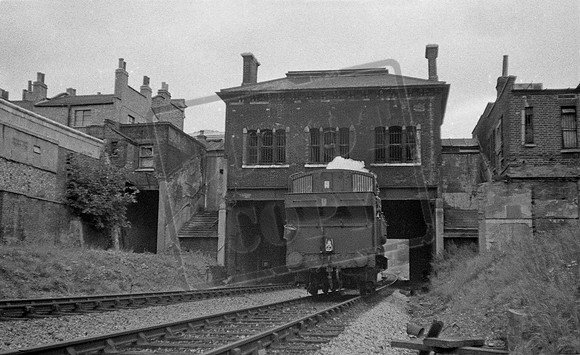 9661 1963-08-18 Uxbridge Road Station