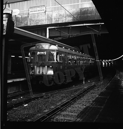 EMU 054 1965-11-24 London Euston car M76138-ROneg-027