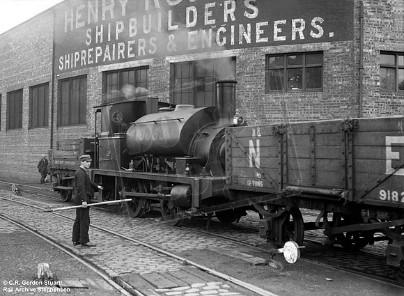10083 1930c Leith Docks