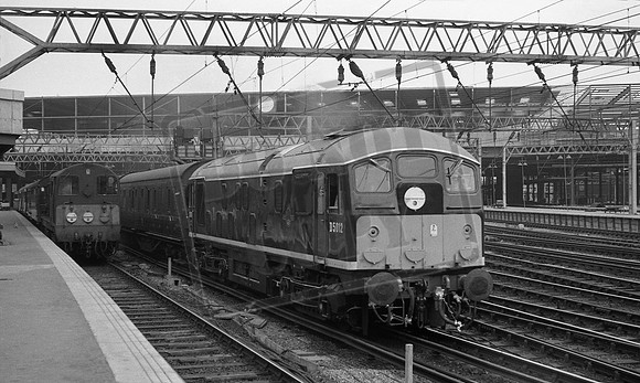 D5012 1962 London Euston