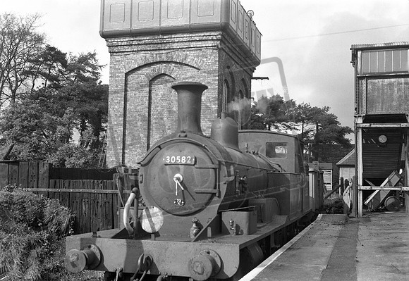 30582 1950s Axminster