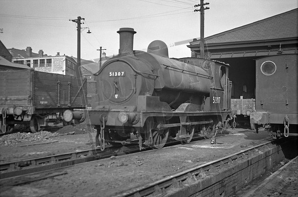 51307 1950s Bank Hall