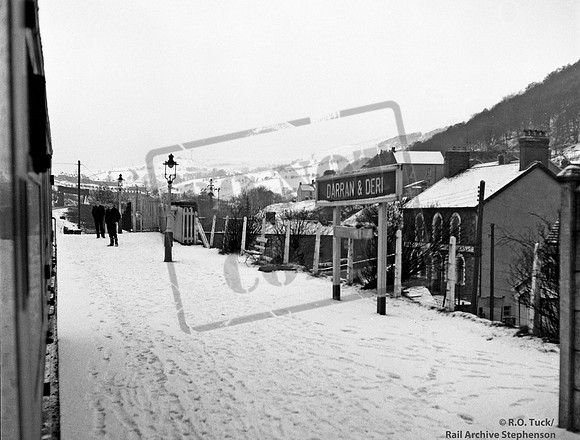Station 1962-12-27 Darran and Deri
