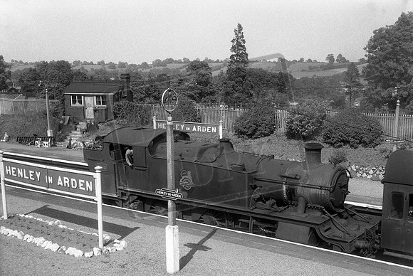 8108 1957-06 Henley-in-Arden