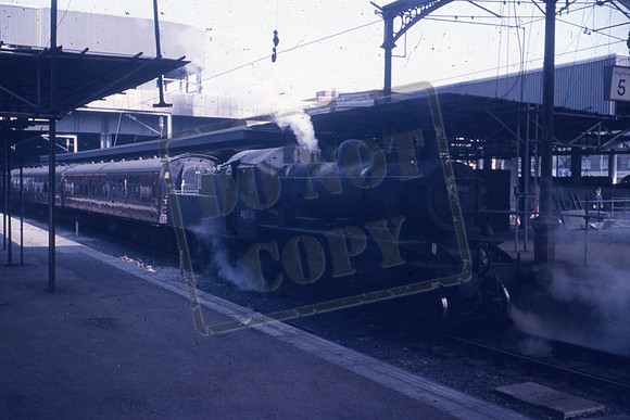 46508 1965-06-10 Euston ECS for Manchester train-ROS-1604-210