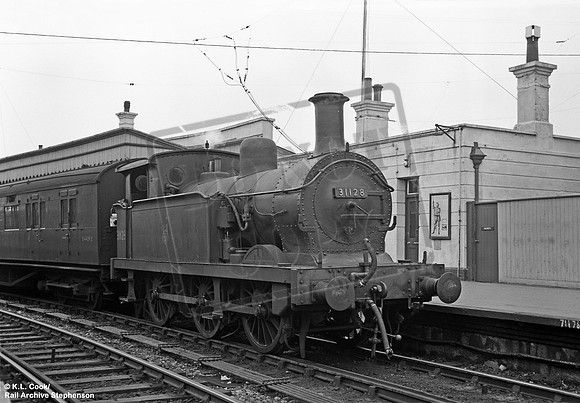 31128 1958-10-25 Folkestone Harbour