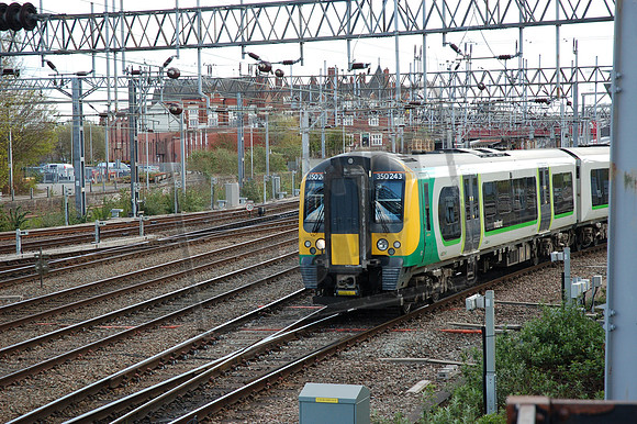 350243 2016-04-23 Crewe