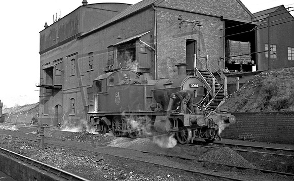 5567 1956-05-09 Laira