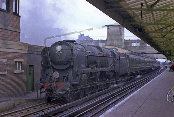 35004 1964-04-18 Woking