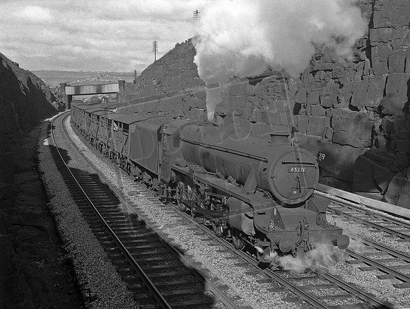 45271 1960s Huddersfield Paddock cutting