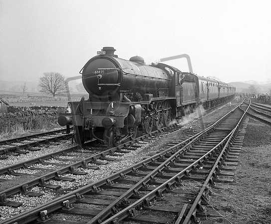 61435 1964-04-25 Hawes